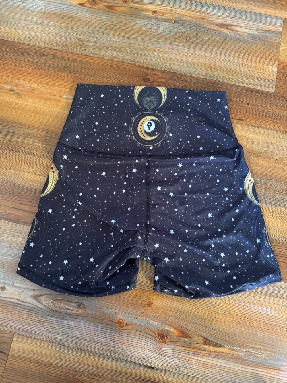 Movement Short Yoga Democracy Fortune Teller Shorts Celestial Print NWOT